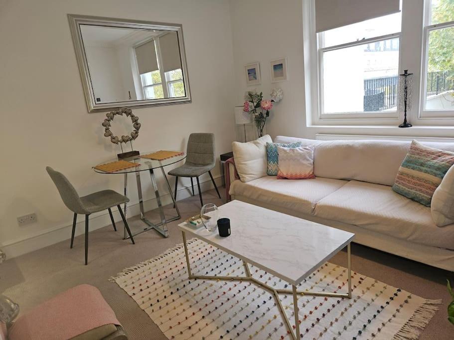 Cozy One Bedroom Apartment Next To Paddington London Exterior photo