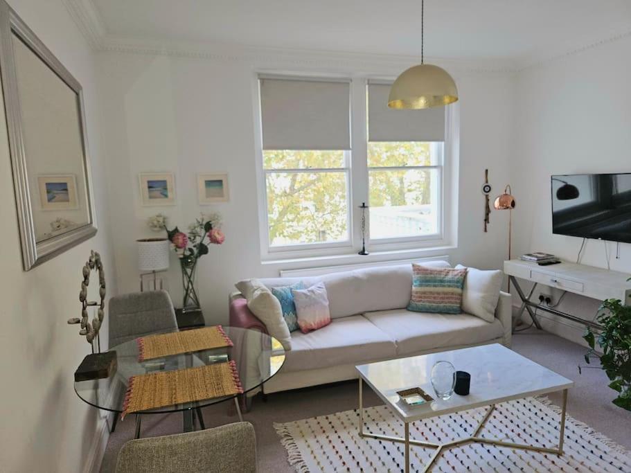 Cozy One Bedroom Apartment Next To Paddington London Exterior photo