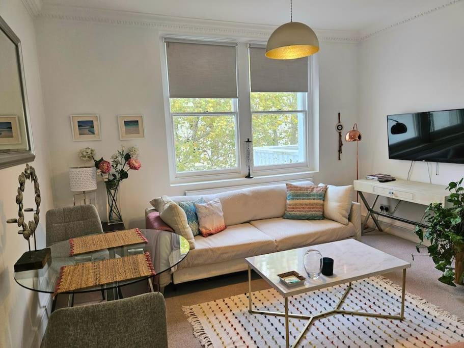 Cozy One Bedroom Apartment Next To Paddington London Exterior photo