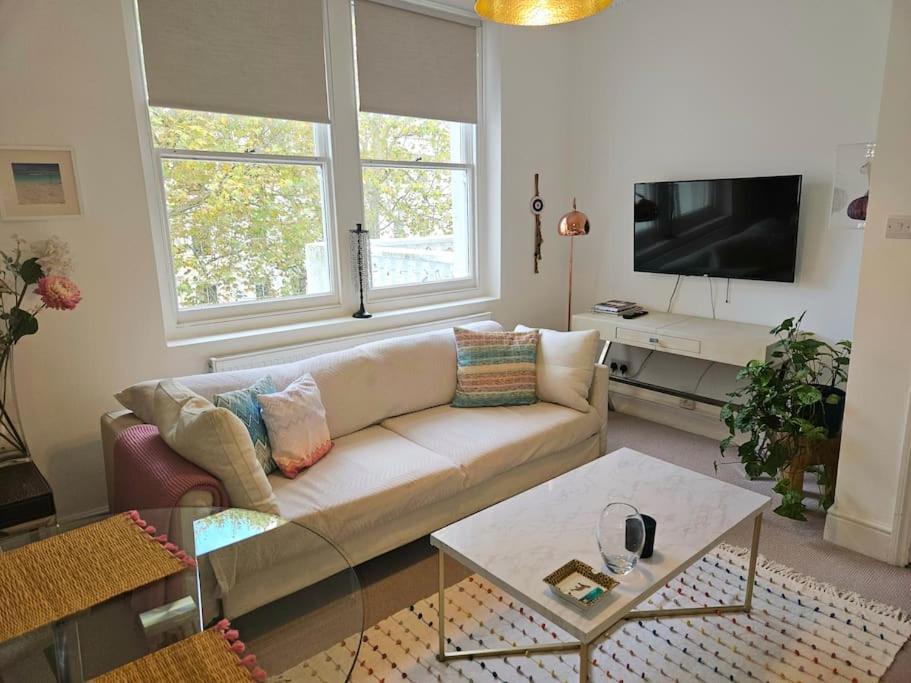 Cozy One Bedroom Apartment Next To Paddington London Exterior photo